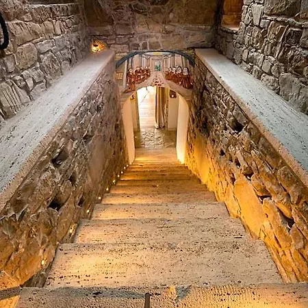 Eremito אתר נופש Parrano